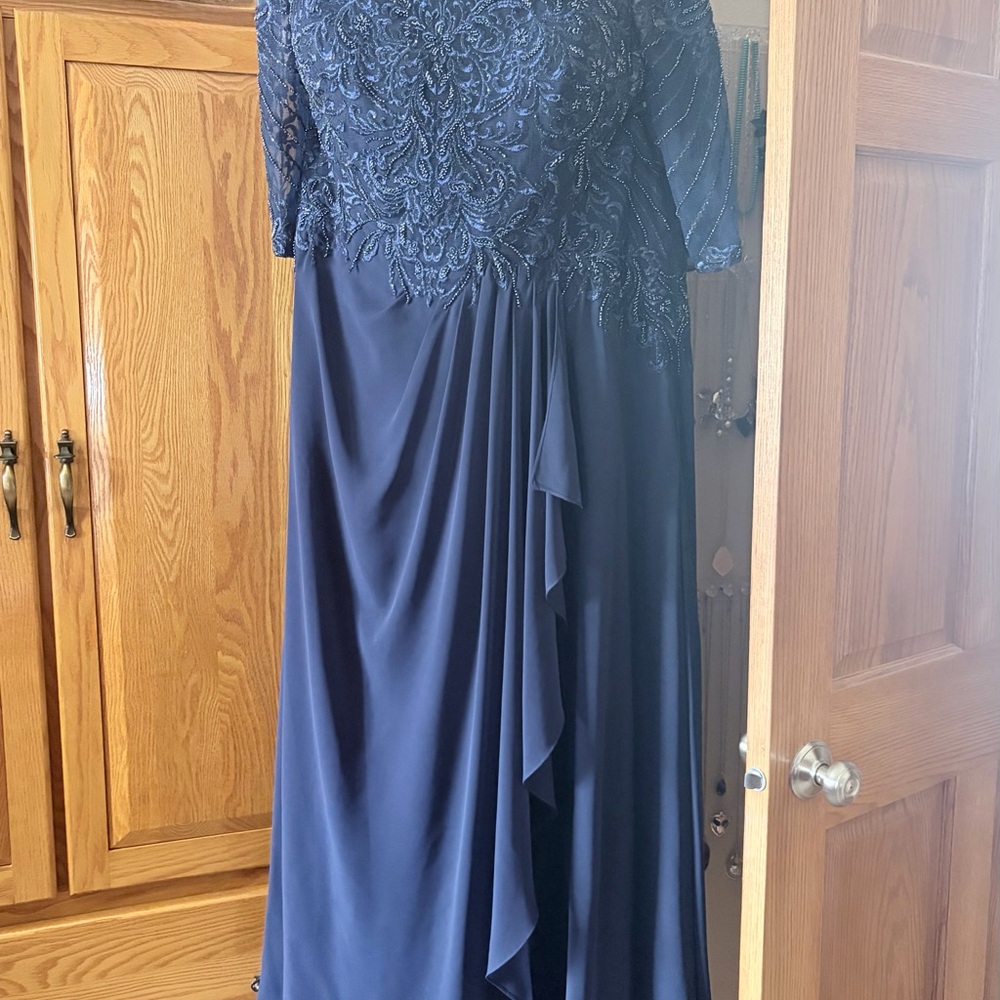Elegant Navy Long Sleeve Lace Dress